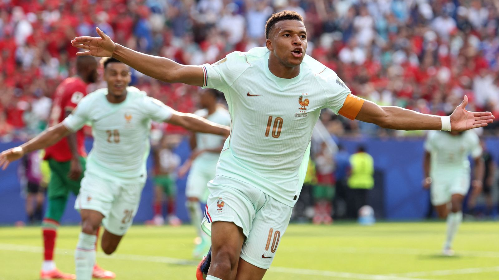 France Beat Morocco 2-0 to Reach World Cup Semi-Finals